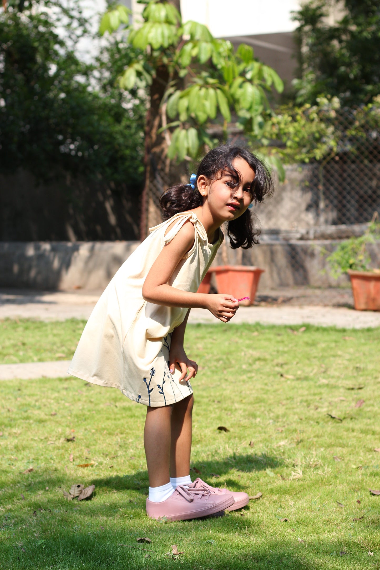 Flores beige Dress